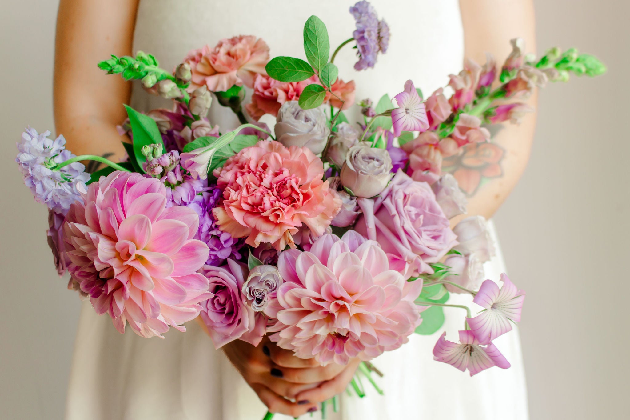24 Wild Flower Bouquet: Pink, Yellow, Lavender, Ivory [FH7879] 